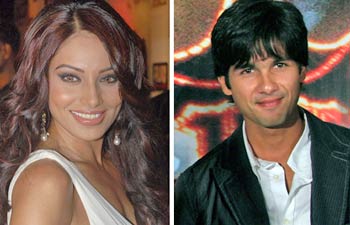 Shahid Kapoor raises an eyebrow on Bipasha Basu